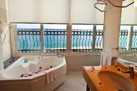 Ada Beach Hotel in Alsancak — foto 16