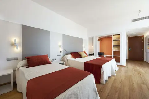 Hotel Abrat in Sant Antoni de Portmany — foto 7