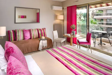Hotel Les Strelitzias in Antibes — foto 2