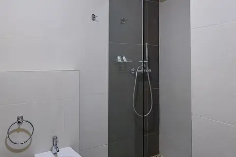 La Boheme Hotel in Tirana — foto 27
