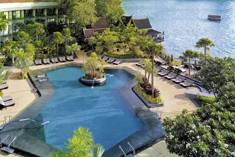 Shangri La Bangkok Hotel in Bangkok