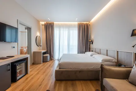 Aragosta Restaurand-Hotel in Durres — foto 24