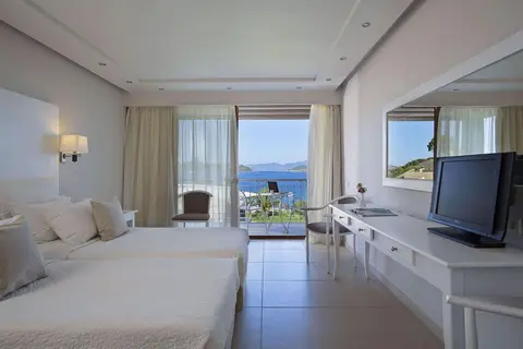 KBR Kassandra Bay Resort & Spa in Καλύβια — foto 20