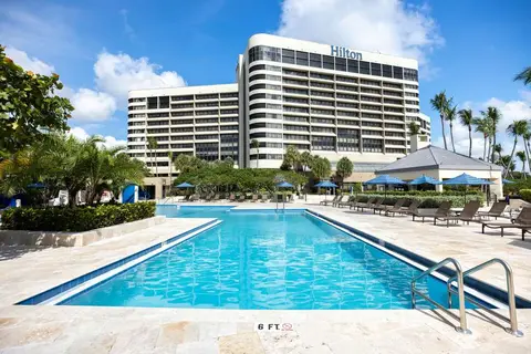 Hilton Miami Airport Blue Lagoon in Hilton Miami Airport — foto 10