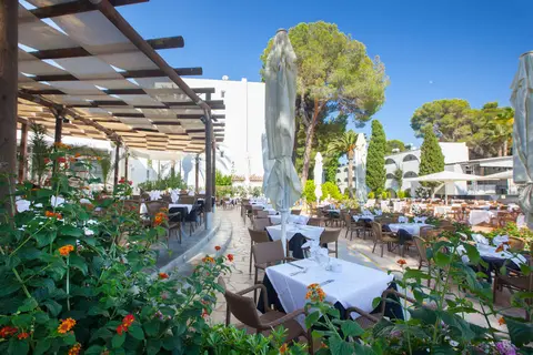 Magic Life Cala Pada in Santa Eulària des Riu — foto 15
