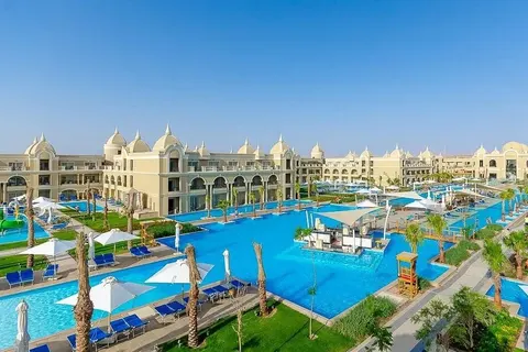 Titanic Royal in Al Hadaba
