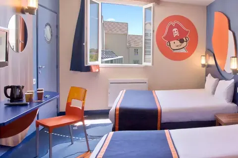 Disneyland Paris per bus - Hotel Explorers near Disneyland Paris in Coupvray