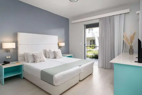 Sunrise Village in Πεταλίδι — foto 2