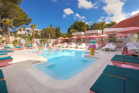 Wi-Ki-Woo Boutique Aparthotel in Sant Antoni de Portmany