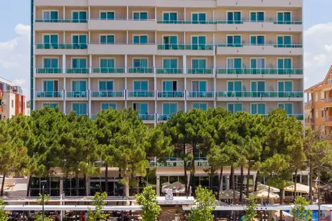 Albanian Star Hotel in Golem