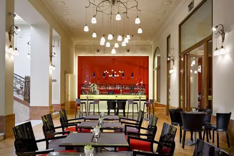 KK Central in Praag — foto 15