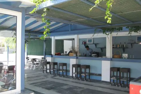 Zefiros Beach Hotel in Μυκάλη — foto 16