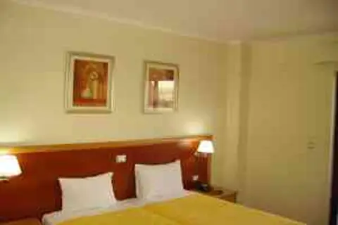 Cleopatra Classic Hotel in Καρδάμαινα — foto 7