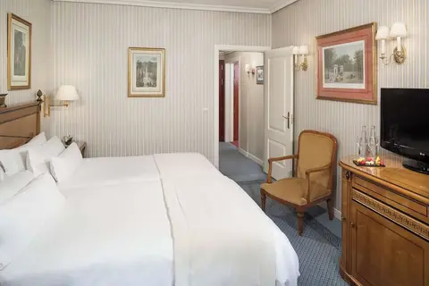 Melia Castilla in Madrid — foto 2