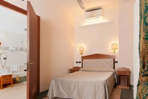 Hotel Touring in Bologna — foto 3