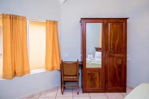 Tropic Garden Hotel in Banjul — foto 2