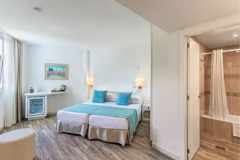 Fergus Style Cala Blanca Suites in Santa Ponça — foto 4