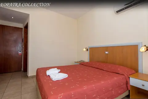 Cleopatra Kris Mari in Καρδάμαινα — foto 16
