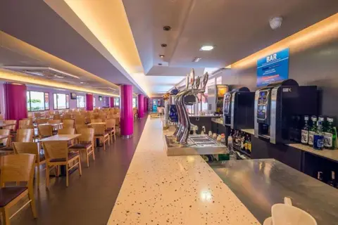 Tossa Beach Center in Tossa de Mar — foto 11