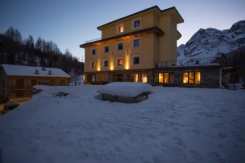 Hotel Lac Bleu in Valtournenche — foto 21