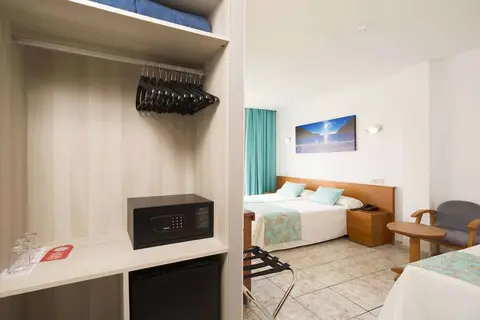 Hotel Tropical Ibiza in Sant Antoni de Portmany — foto 17