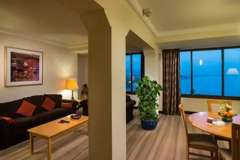 Crowne Plaza Muscat in السيب — foto 15
