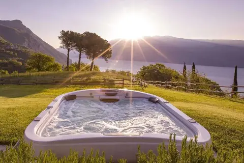Villa Sostaga Boutique Hotel in Gargnano — foto 10