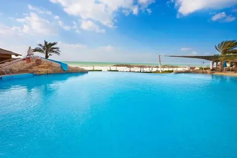 Coral Beach Resort Sharjah in السيف