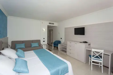 Paguera Beach in Palma — foto 22