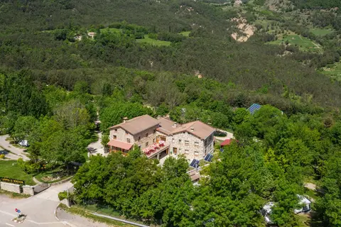 Huttopia Barcelona Pirineos in Guardiola De Berguedà — foto 2