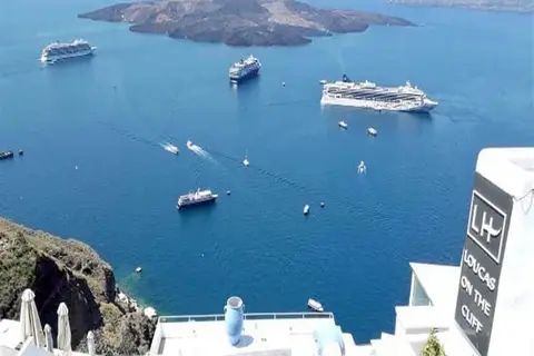Loucas On The Cliff in Φηρά Θήρας — foto 24