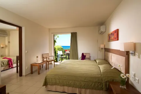 Bella Beach in Chersonisos Municipal Unit — foto 9