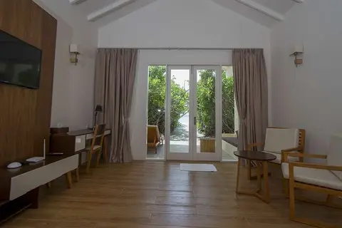 Hondaafushi Island Resort in Dhaalu Atoll — foto 4