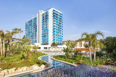 BG Tonga & Suites Tower Design Hotel in Santa Margalida — foto 27
