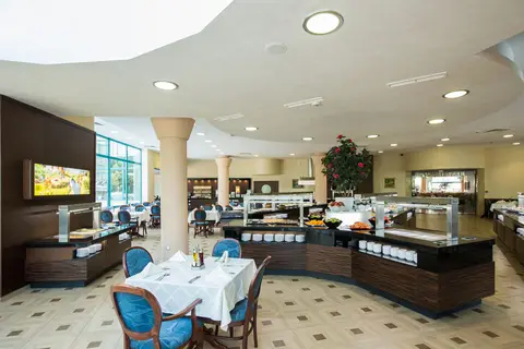 Marina Grand Beach Hotel in СПА център Ривиера Бийч — foto 11