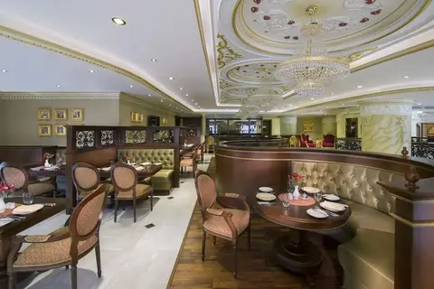 Royal Rose Abu Dhabi, a Curio Collection by Hilton Affiliated Hotel in الدَّانَةْ — foto 16