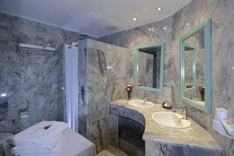 Petinos Hotel in Πλατύς Γιαλός — foto 6