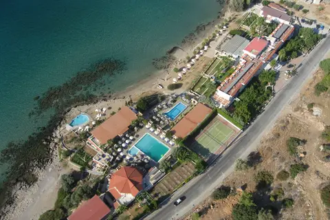 Ilyssion in Πεύκοι — foto 17