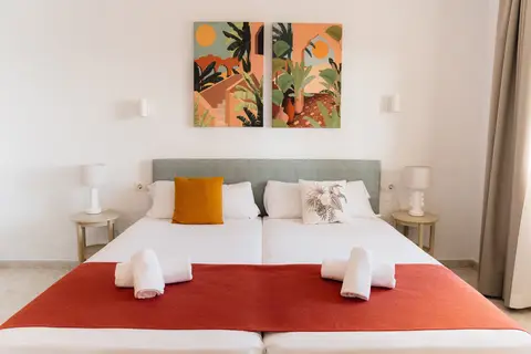 Apartamentos Moon Dreams Cabo de Baños in Cala en Blanes — foto 14
