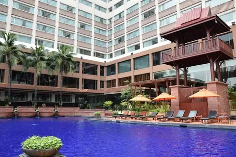 Ramada Plaza by Wyndham Menam Riverside in Bangkok — foto 28