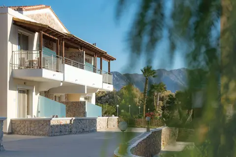 Grand Blue Beach Hotel in Καρδάμαινα — foto 14