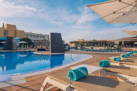 Iberostar Waves Gaviotas Park in Las Gaviotas — foto 13