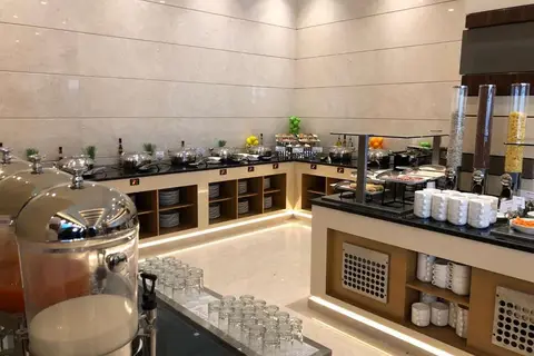 Golden Tulip Media Hotel in Dubai — foto 14