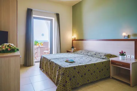 Alianthos Beach in Πλακιάς — foto 3