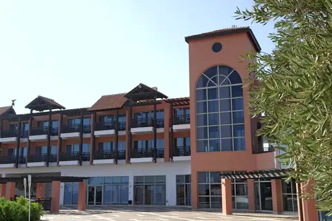 ROBINSON Cyprus in Alaminos — foto 11