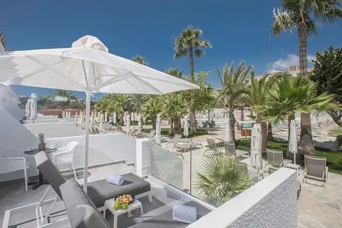 Bohemian Gardens in Παραλίμνι — foto 8