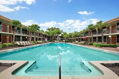 Ramada by Wyndham Kissimmee Gateway in Kissimmee — foto 17