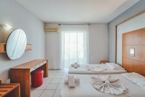 Mojo Hotel in Δημοτική Ενότητα Λαγανά — foto 12