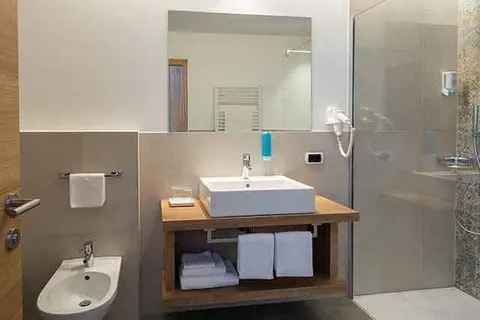 Hotel Blitzburg in Bruneck - Brunico — foto 22