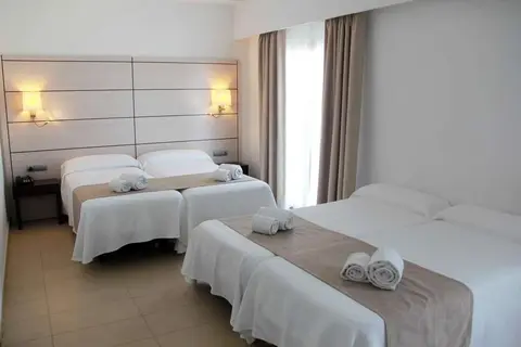 Hotel Puchet in Sant Antoni de Portmany — foto 5